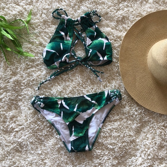 Cupshe Other - FINAL SALE **Cupshe Leaf print bikini
